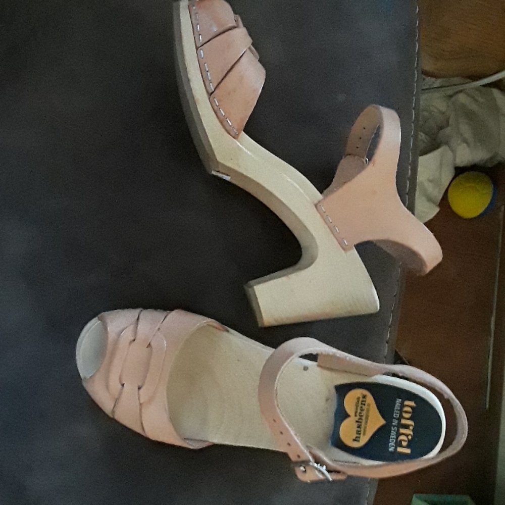 Swedish Hasbeens, Toffel, nailed in Sweden.